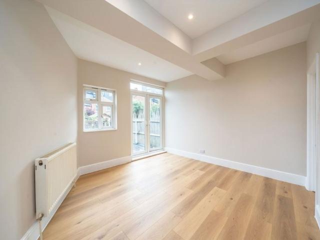 Apartment for rent in London Borough of Lewisham, Brockley