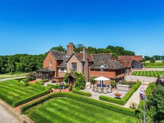 House for sale in Fole, Surrey