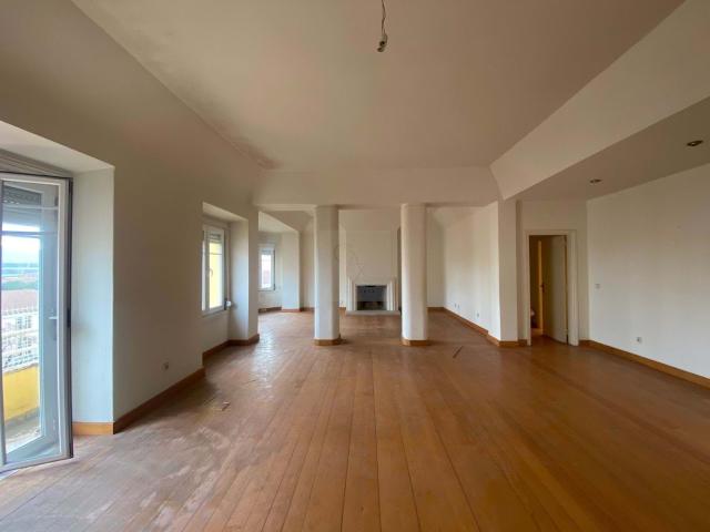 Apartamento venda em Santo António, Lisboa