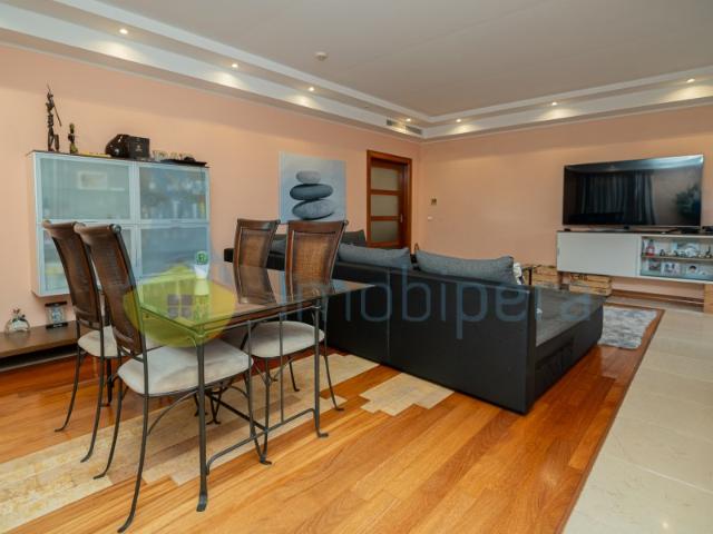 Apartamento venda em Estômbar, Faro