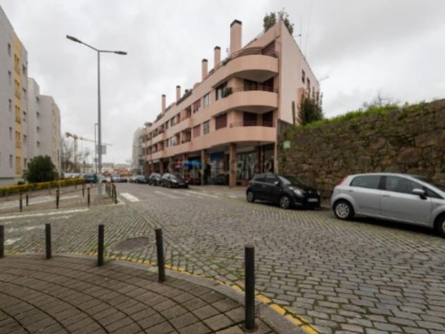 Casa venda em Porto, Lordelo Do Ouro