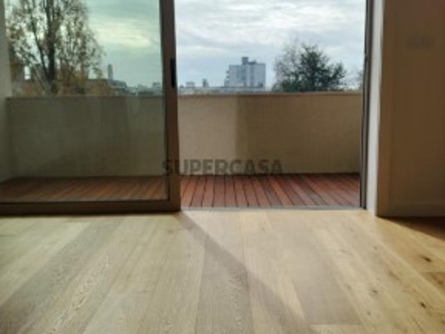 Casa venda em Porto, Lordelo Do Ouro