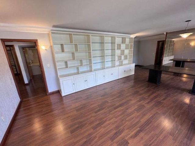 Apartamento venda em SQS 305, Plano Piloto