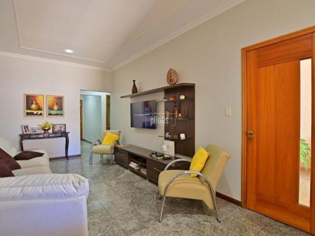 Casa venda em Região Geográfica Imediata do Distrito Federal, Região Integrada de Desenvolvimento do Distrito Federal e Entorno