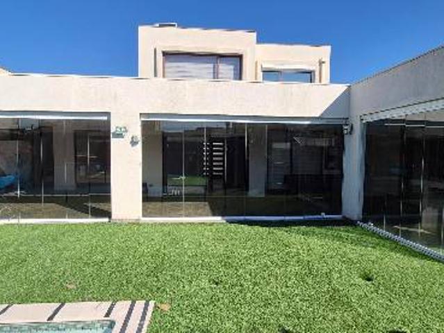 Casa en arriendo en Padre Hurtado, Metropolitana