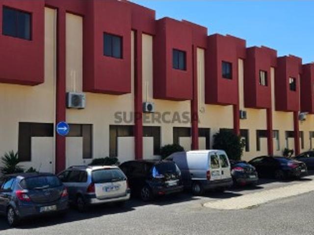 Armazém venda em Amadora, Lisboa