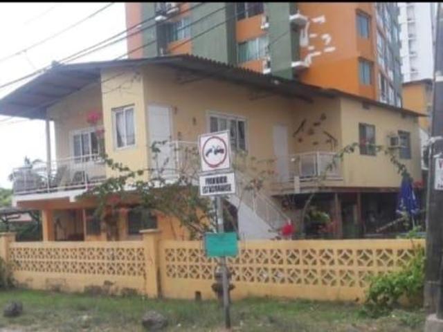 Excelente inversin de casa de esquina a la venta, carrasquilla/excellent investment of a downtown corner house for sale in panama city