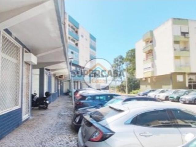 Armazém venda em Santiago Dos Velhos, Lisboa