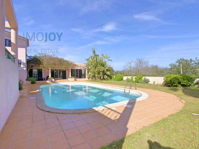 Vivenda venda em Estômbar, Faro