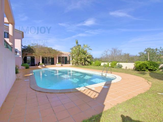 Casa venda em Estômbar, Faro