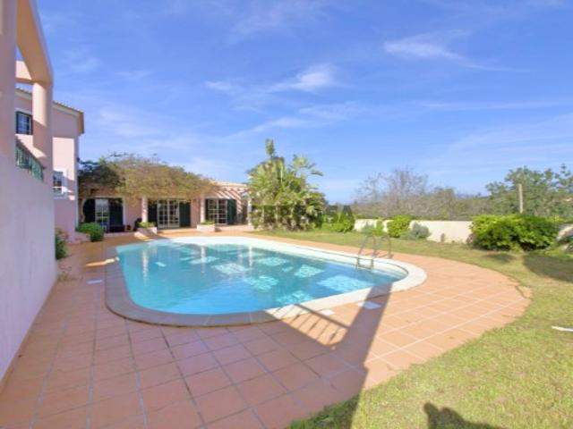 Casa venda em Estômbar, Faro