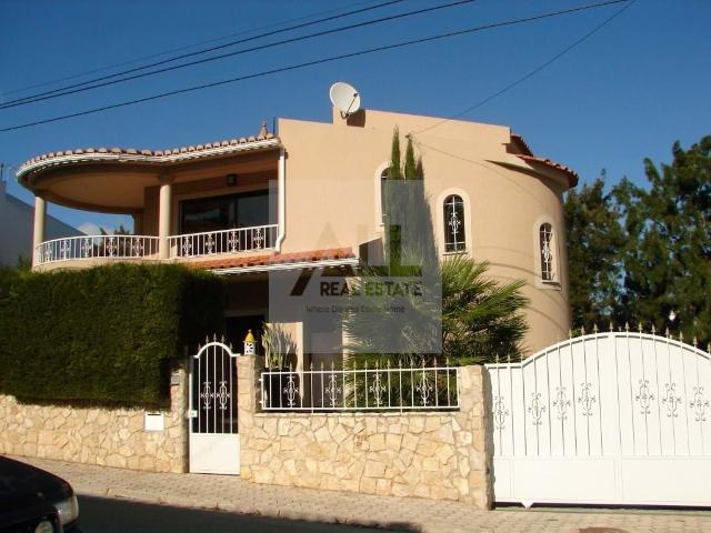 Casa venda em Bairro Chesgal, Lagos