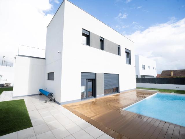 Casa venda em Jardim da Amoreira, Ramada