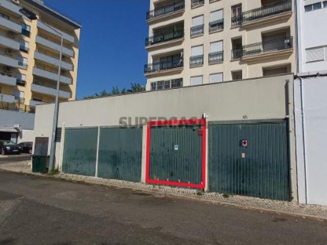 Garagem venda em Quinta do Pisany, Lisboa