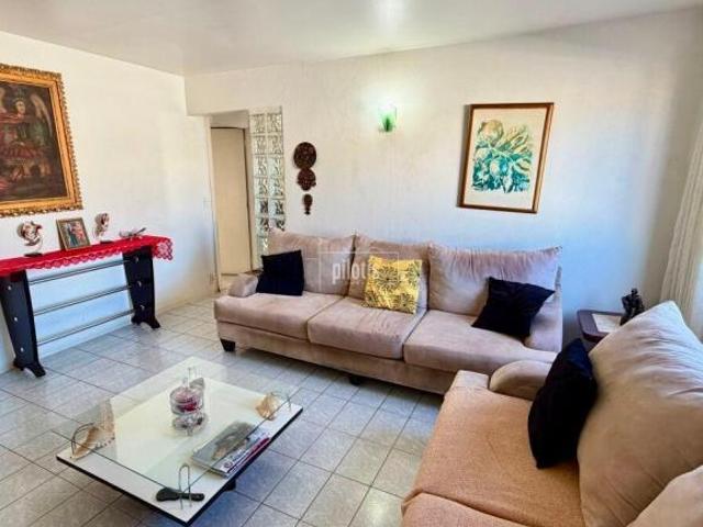 Apartamento venda em Região Geográfica Imediata do Distrito Federal, Região Integrada de Desenvolvimento do Distrito Federal e Entorno