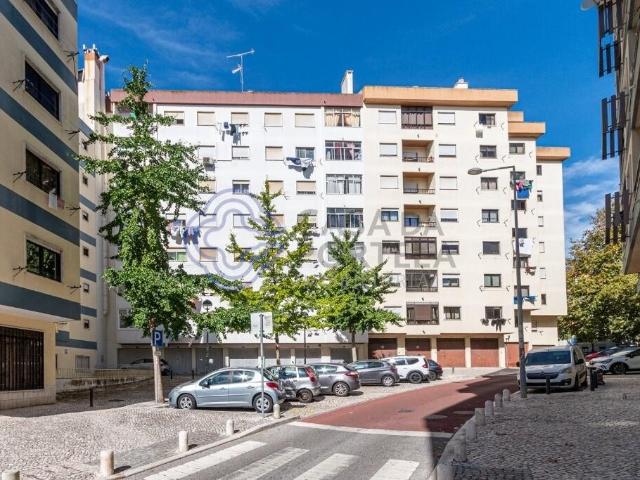 Apartamento venda em Cacém, Cacém e São Marcos