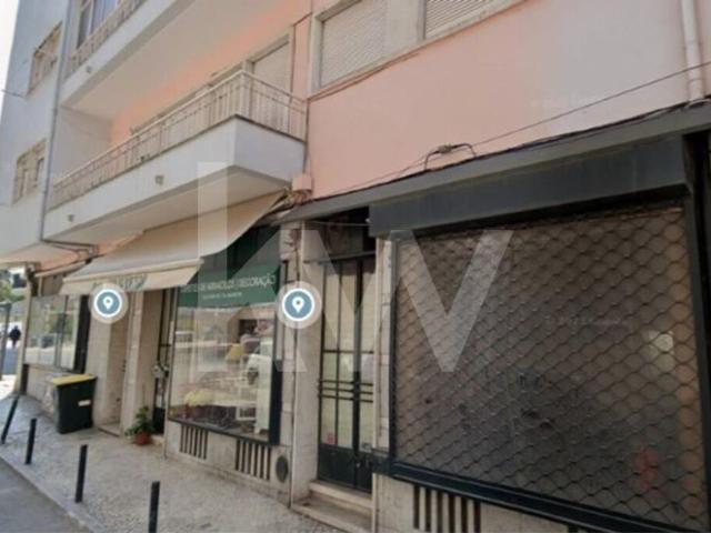 Loja alugar em Santa Isabel, Lisboa