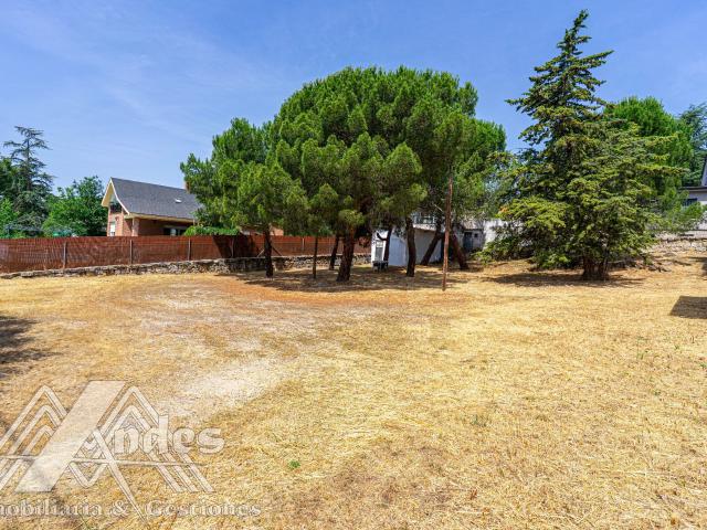 Terreno en venta en Hoyo De Manzanares