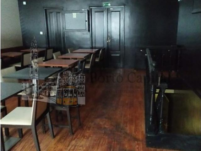 Ponto Comercial alugar em Cedofeita, Ramada Alta