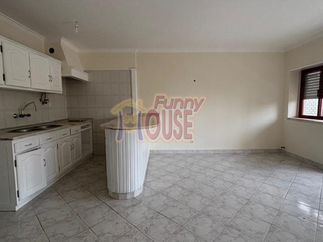 Apartamento venda em Bolelas, Sintra