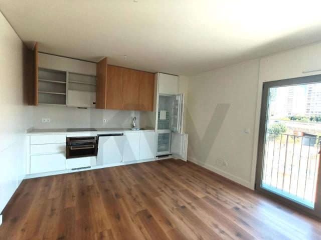 Apartamento alugar em Santa Clara, Lisboa