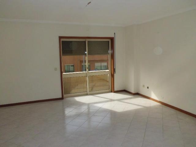 Apartamento alugar em Vilar de Andorinho, Vila Nova de Gaia