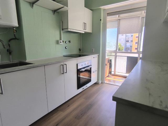 Apartamento alugar em São Francisco Xavier, Lisboa