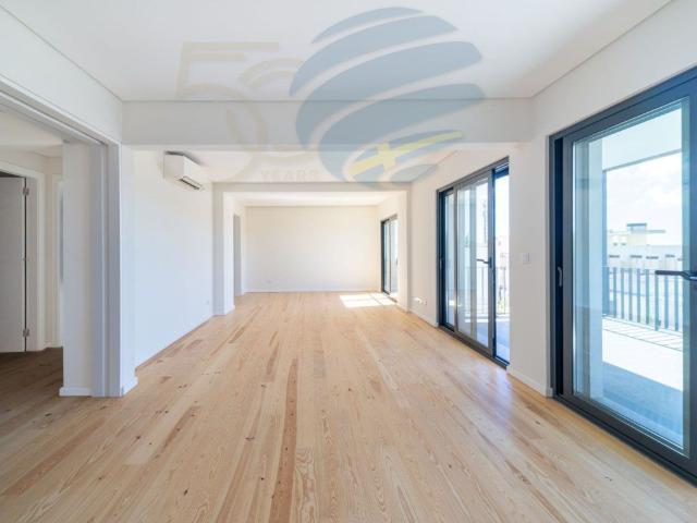 Apartamento venda em Quinta de São Martinho, Cascais