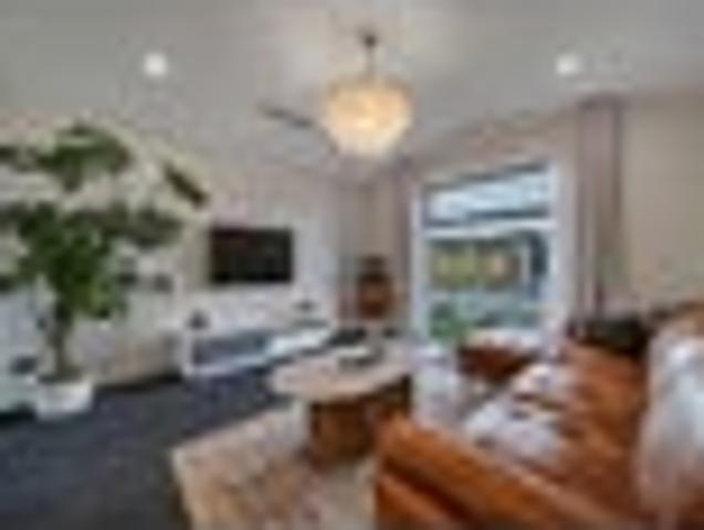 House for sale in Chaslands, Canterbury