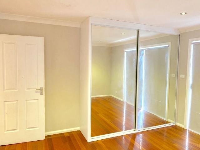 Townhouse for rent in Sydney, New South Wales