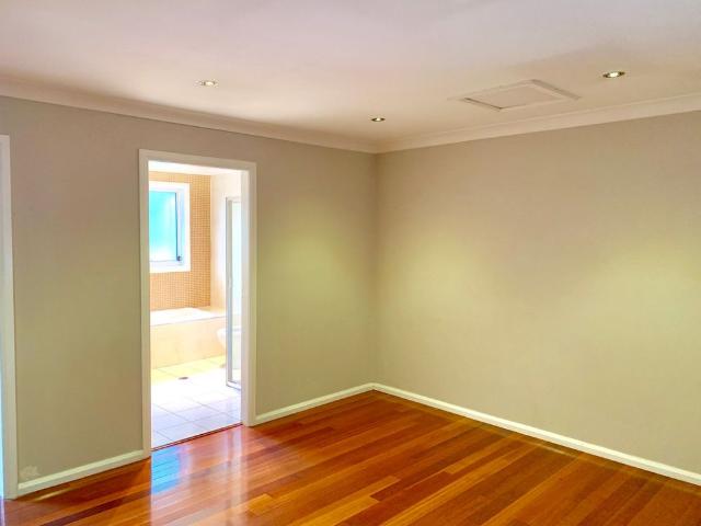 Townhouse for rent in Sydney, New South Wales
