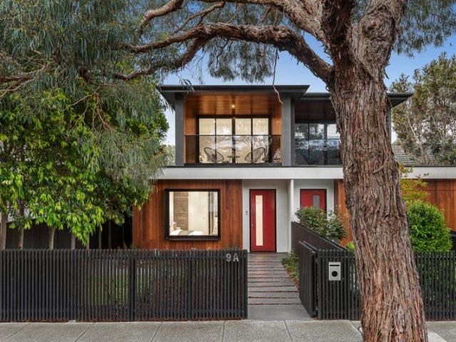 Townhouse for sale in Hampton, Melbourne