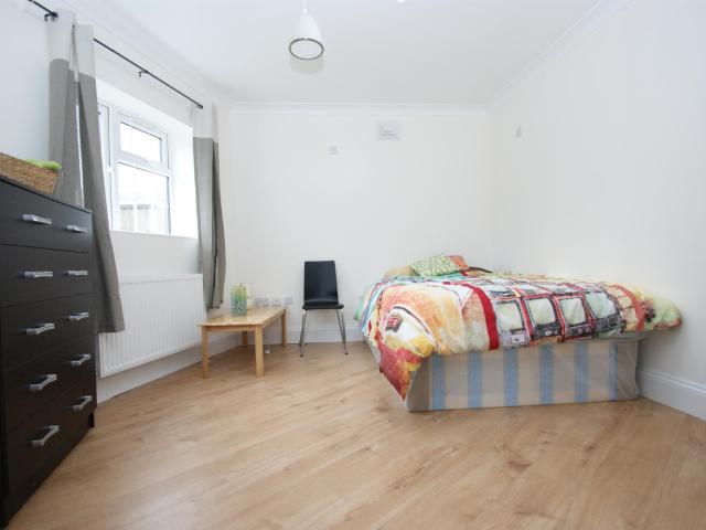 Room for rent in London Borough of Ealing, Greater London