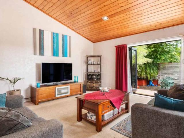 House for rent in Awhitu, Oroua County