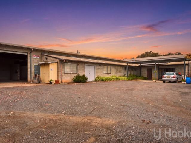 Warehouse for rent in District of Jerrabomberra, Canberra