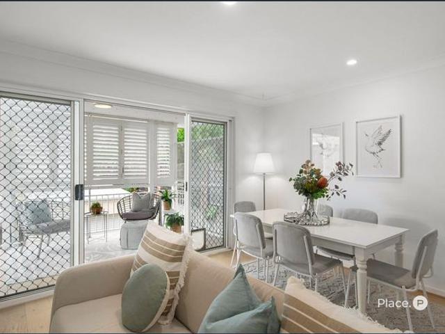 Townhouse for rent in Toombul, Queensland