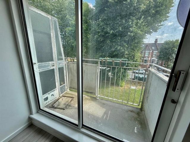 Apartment for rent in Brondesbury, Greater London