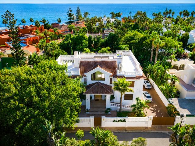 Chalet en venta en Atalaya, Costa del Sol Occidental