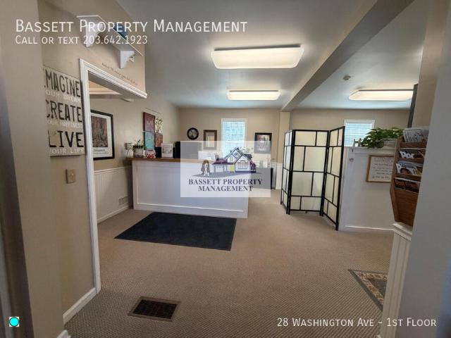 Commercial for rent in North Haven, Connecticut