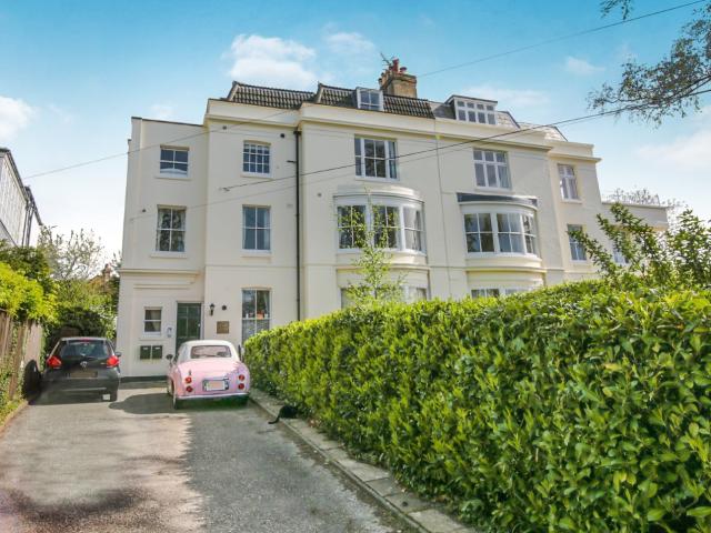 Apartment for rent in St James, Sandown Park