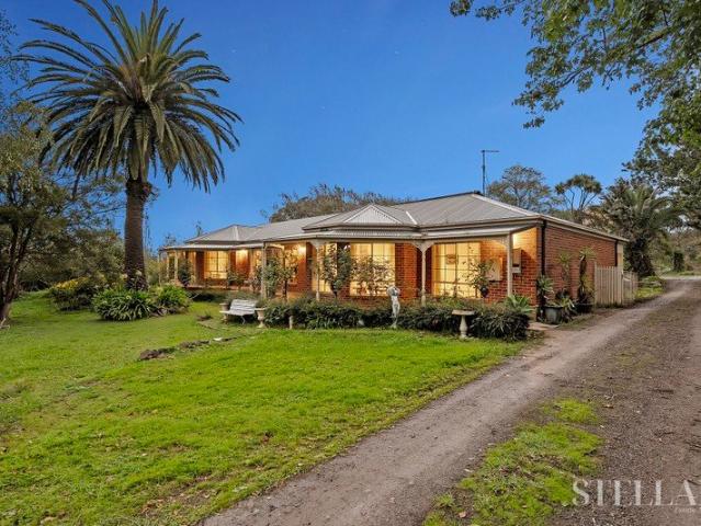 Cottage for sale in Camerons Creek, Victoria