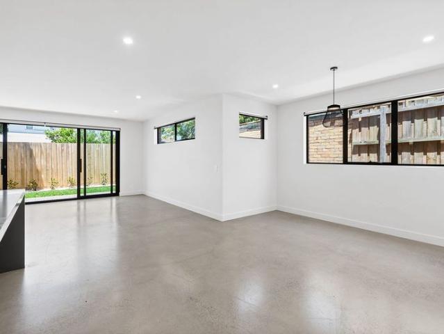 Townhouse for rent in Cheltenham, Melbourne