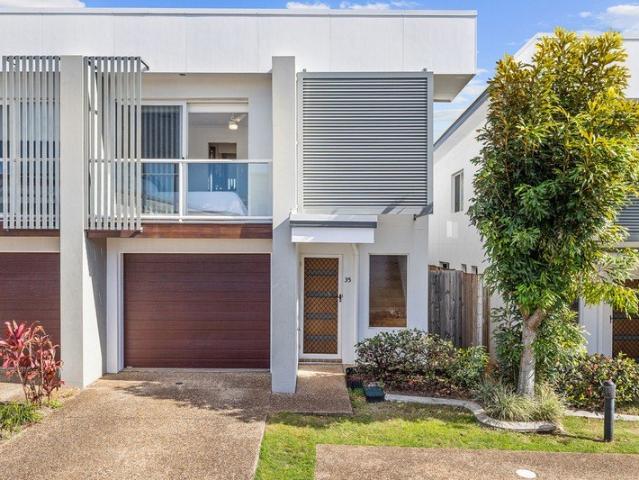 Townhouse for sale in Toombul, Queensland