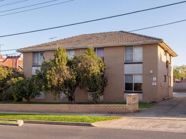 Flat for sale in Thornbury, Melbourne