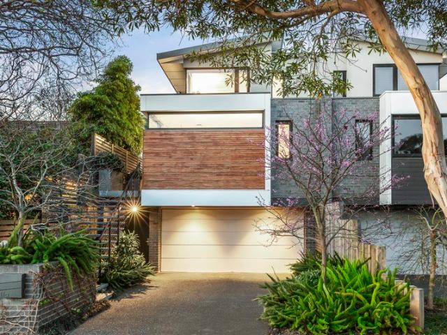 Townhouse for sale in Mentone, Melbourne