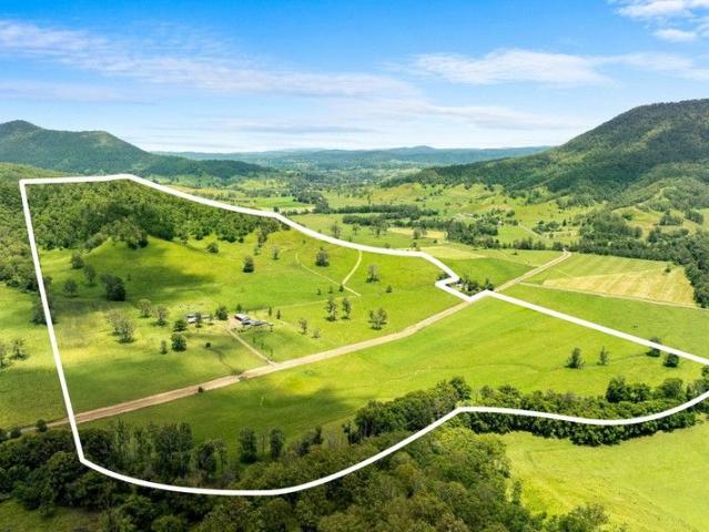 Cottage for sale in Lynchs Creek, New South Wales