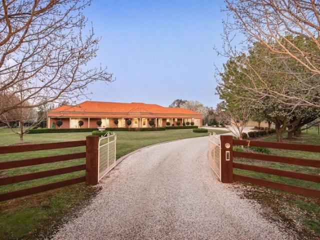 Cottage for sale in Baranduda, Victoria