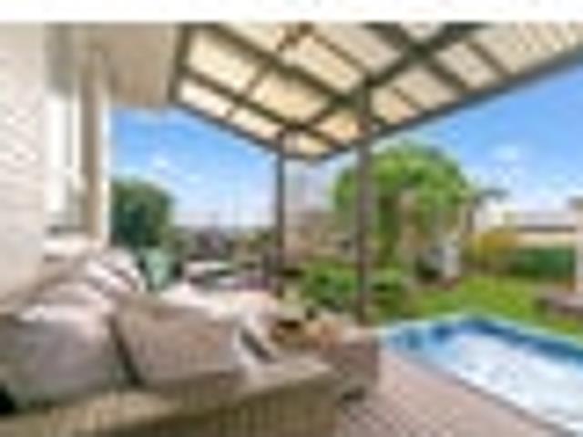 House for sale in Brookfield