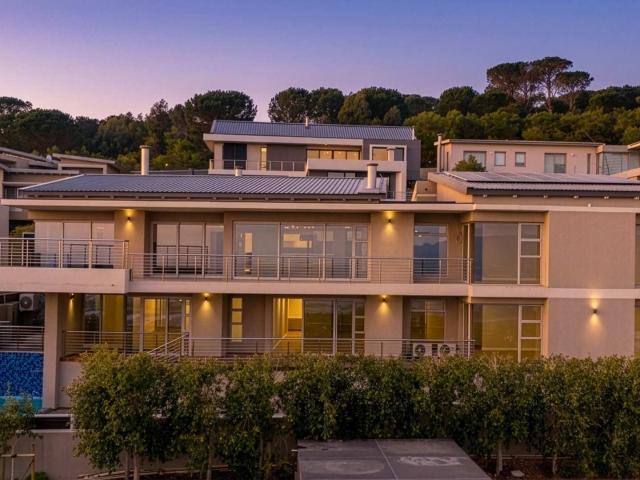 House for rent in Helderzicht, Somerset West