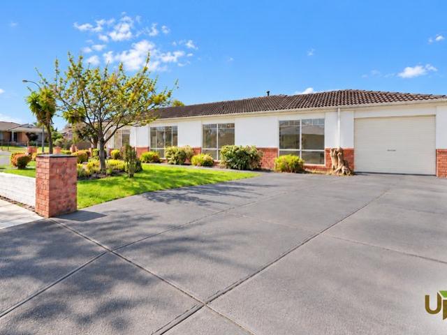 House for sale in Narre Warren South, Melbourne